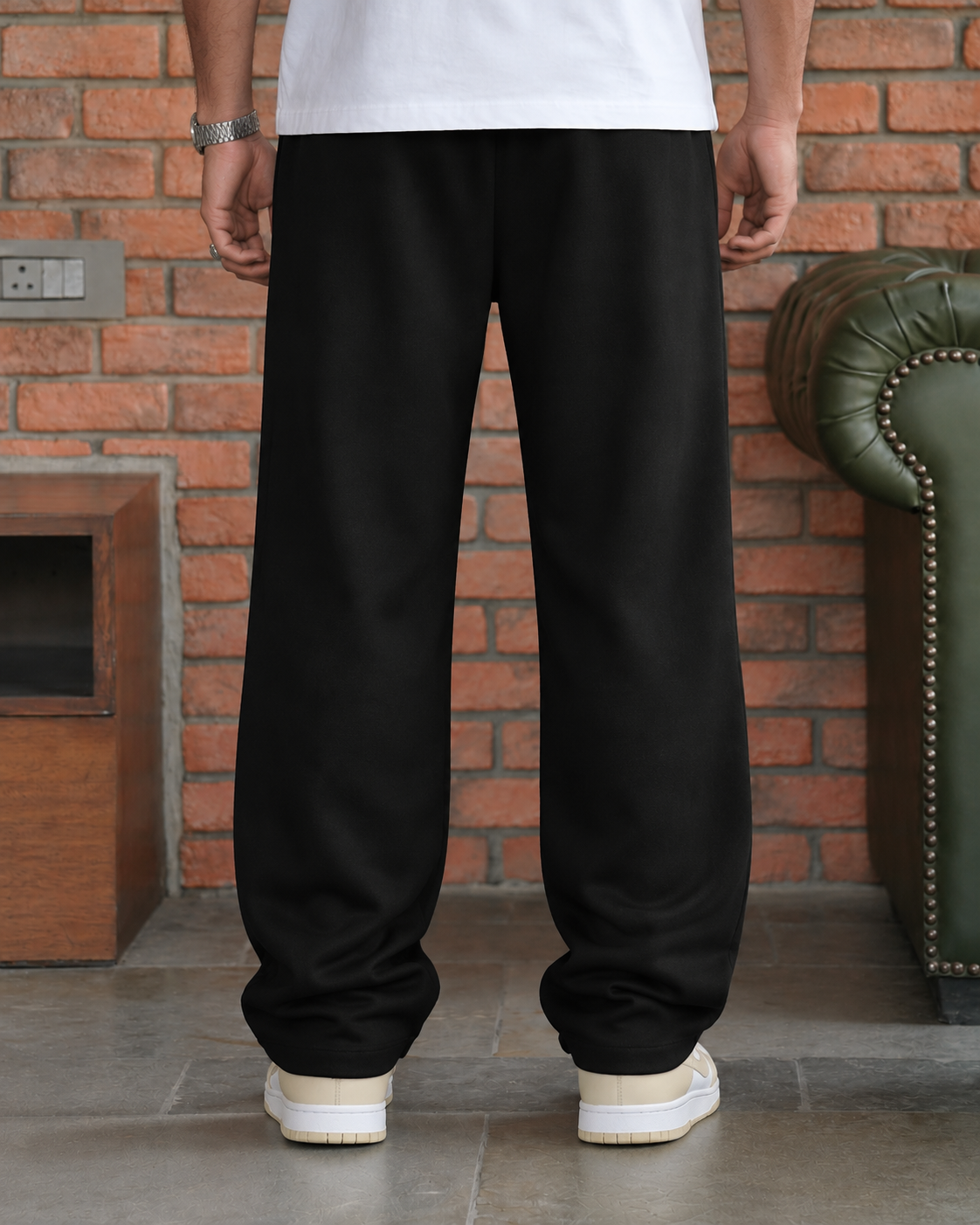 Relaxed Fit Sweatpants - Black