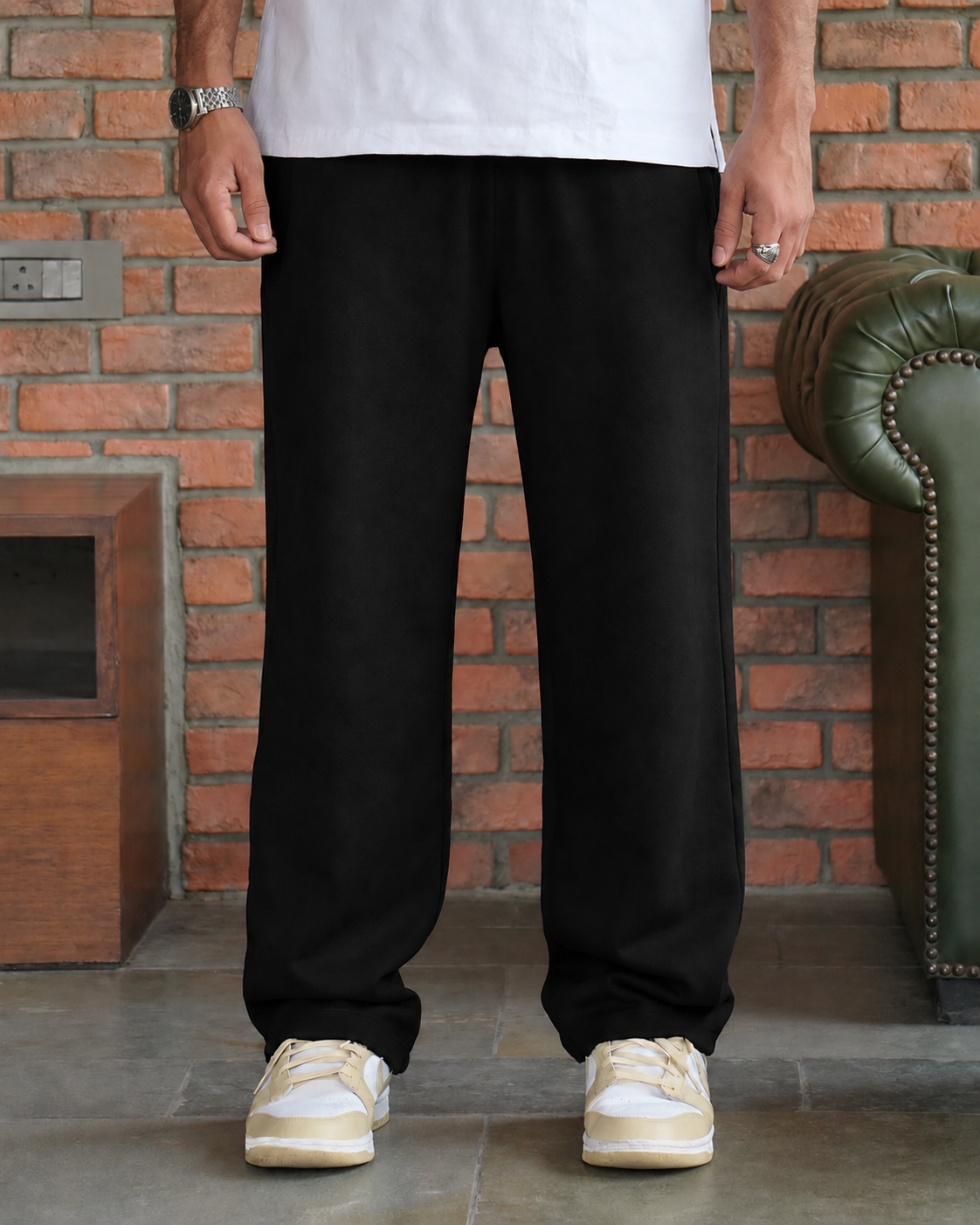 Relaxed Fit Sweatpants - Black